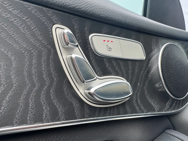 Mercedes-Benz GLC 300 9G, 4-MATIC, AMG LINE, PANORAMA, CAMERA! - автомобили, коли, обяви за нови и употребявани 13