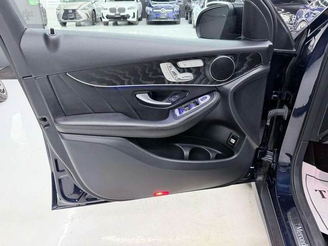 Mercedes-Benz GLC * GLC300 4M * CARFAX * ЦЕНА ДО БГ - автомобили, коли, обяви за нови и употребявани 5