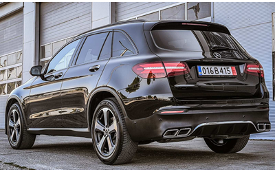mercedes-benz-glc-350-d-amg-9g-tronic - 3