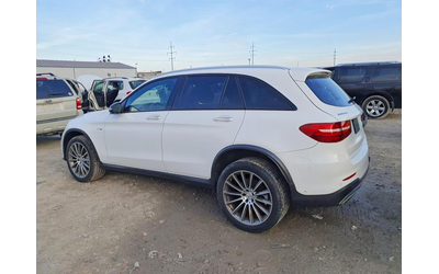 mercedes-benz-glc-43-amg-3-0l-6-all-wheel-drive - 1
