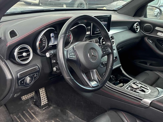 Mercedes-Benz GLC 43 AMG ПОДГРЕВИ * ПАНО * KEYLESS * CARFAX - автомобили, коли, обяви за нови и употребявани 4