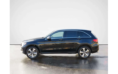 Mercedes-Benz GLC AMG w/ Navi CarPlay Sunroof * No Accident - автомобили, коли, обяви за нови и употребявани 8