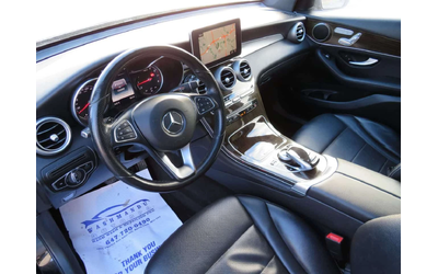 Mercedes-Benz GLC AMG w/ Navi CarPlay Sunroof * No Accident - автомобили, коли, обяви за нови и употребявани 9