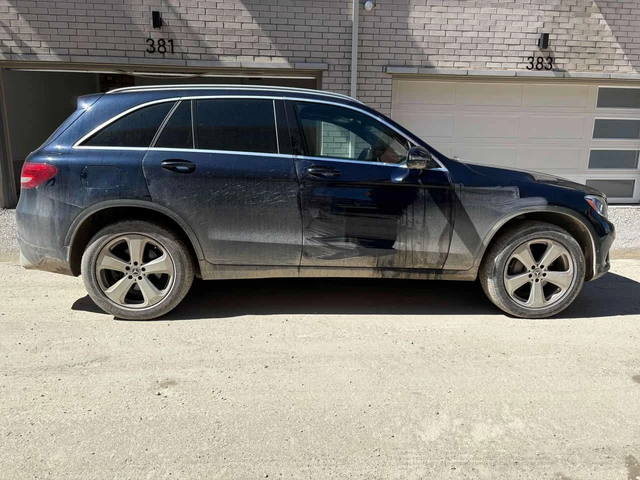 Mercedes-Benz GLC * 300 * ПАНОРАМА * ПОДГРЕВ * ПРЕДСТАВИТЕЛСТВО - автомобили, коли, обяви за нови и употребявани 3
