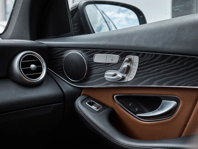 Mercedes-Benz GLC 300 4MATIC - автомобили, коли, обяви за нови и употребявани 14