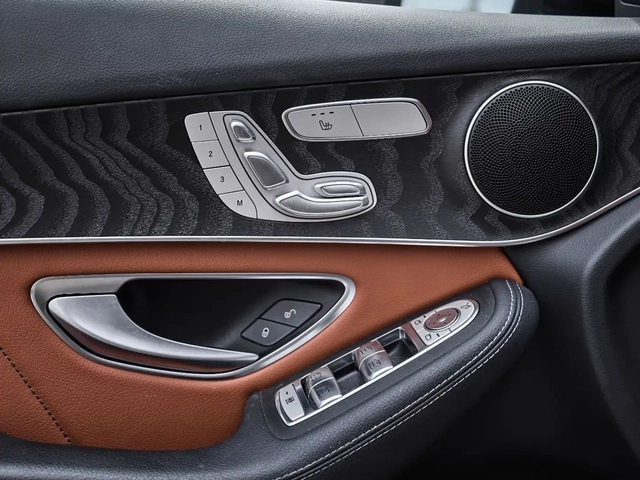 Mercedes-Benz GLC 300 4MATIC - автомобили, коли, обяви за нови и употребявани 15