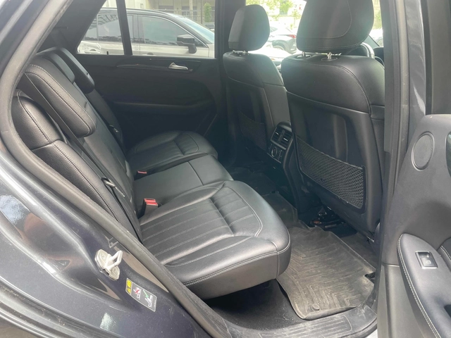 Mercedes-Benz GLE 350 D * AMG * 360 * PANO * CARFAX * - автомобили, коли, обяви за нови и употребявани 11