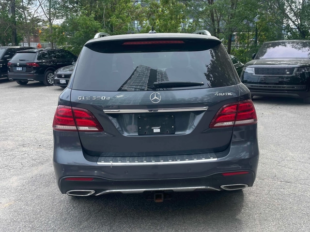Mercedes-Benz GLE 350 D * AMG * 360 * PANO * CARFAX * - автомобили, коли, обяви за нови и употребявани 3