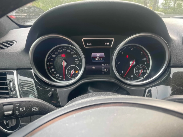 Mercedes-Benz GLE 350 D * AMG * 360 * PANO * CARFAX * - автомобили, коли, обяви за нови и употребявани 6