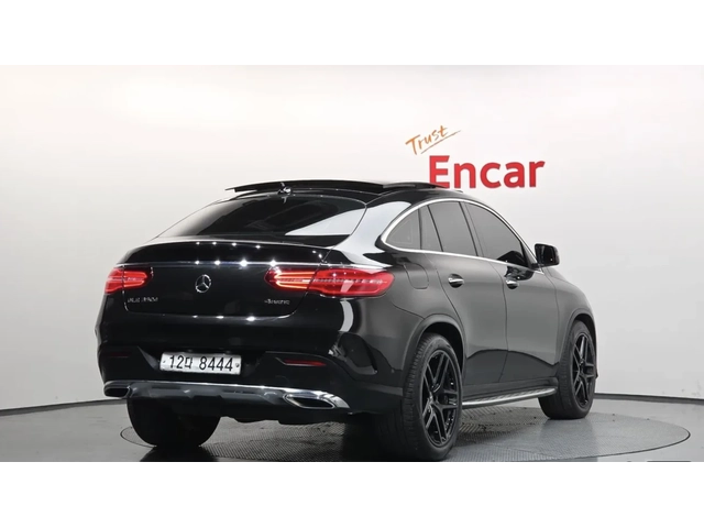 Mercedes-Benz GLE 350 d / AMG ПАКЕТ / 360 / HARMAN / ВЪЗДУХ / FULL! - автомобили, коли, обяви за нови и употребявани 1