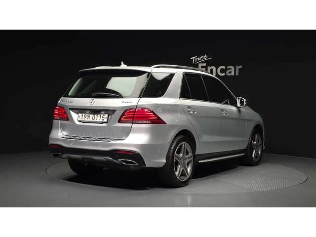 Mercedes-Benz GLE 350 GLE350d 4MATIC | Панорама | Навигация | Кожен сало - автомобили, коли, обяви за нови и употребявани 1
