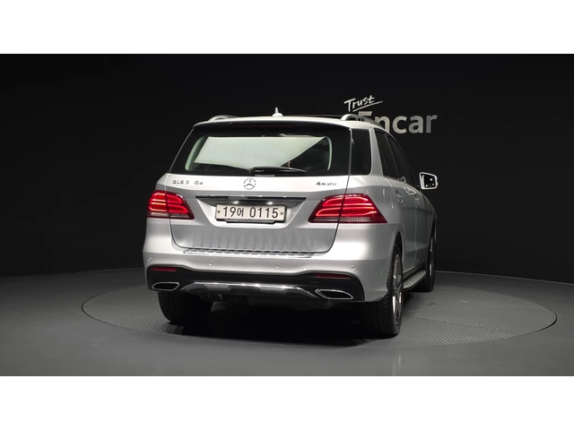 Mercedes-Benz GLE 350 GLE350d 4MATIC | Панорама | Навигация | Кожен сало - автомобили, коли, обяви за нови и употребявани 3