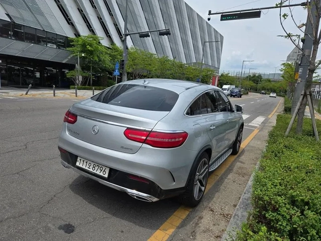 Mercedes-Benz GLE 350 D 4Matic Coupe - САМО 30% АВАНС - автомобили, коли, обяви за нови и употребявани 3