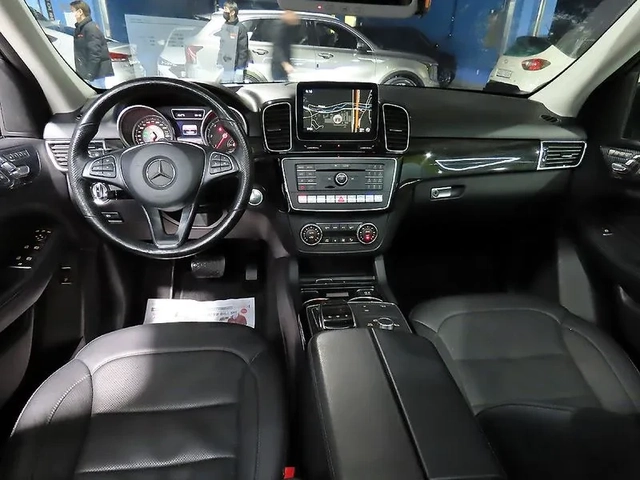 Mercedes-Benz GLE 350 D 4Matic - САМО 30% АВАНС - автомобили, коли, обяви за нови и употребявани 5