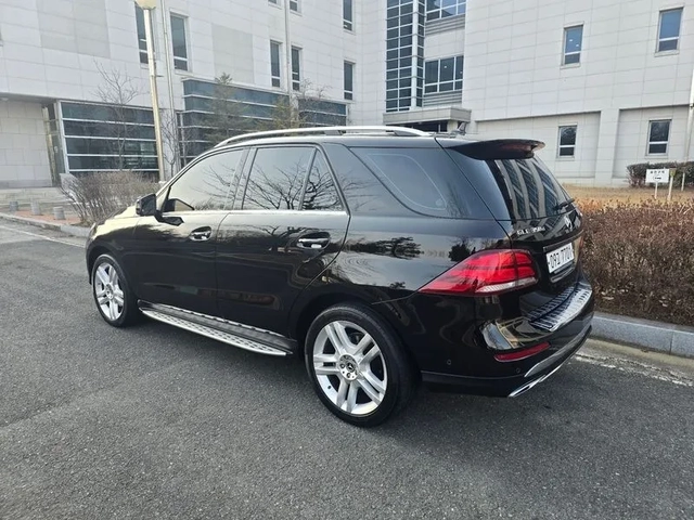 Mercedes-Benz GLE 350 D 4Matic - САМО 30% АВАНС - автомобили, коли, обяви за нови и употребявани 9