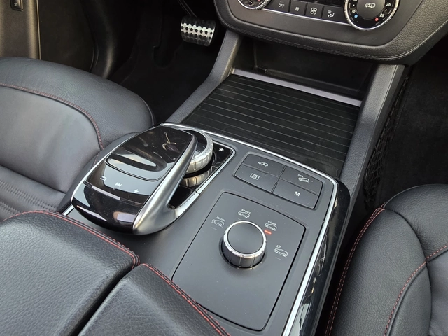 Mercedes-Benz GLE 350 * AMG 6.3 * PANO* Harman Kardon* 360* - автомобили, коли, обяви за нови и употребявани 14