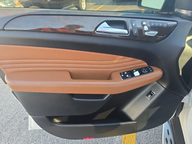 Mercedes-Benz GLE 450 AMG* МАСАЖ* HARMAN* DISTRO* 360* ВАКУМ* ОБДУХ* АМБ - автомобили, коли, обяви за нови и употребявани 11