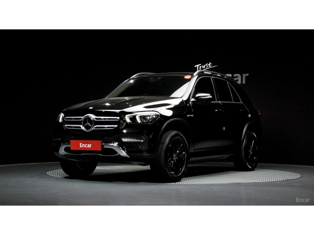 Mercedes-Benz GLE 300d 4MATIC* КОЖА* ОБДУХВ* НАВИ* ПАНО* 360* - автомобили, коли, обяви за нови и употребявани 0