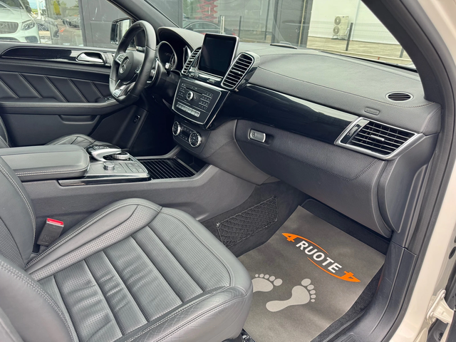 Mercedes-Benz GLE 63 AMG 22// Подгрев* Панорама* Harman/Kardon* 360Камера - автомобили, коли, обяви за нови и употребявани 9