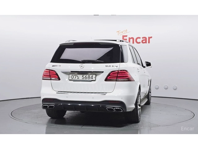 Mercedes-Benz GLE 63 AMG HARMON* KARDON* ОБДУХВАНЕ* ДИСТРОНИК* 360КАМЕРА* - автомобили, коли, обяви за нови и употребявани 3