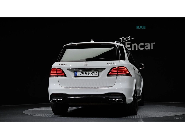 Mercedes-Benz GLE 63 AMG 4MATIC* КОЖА* ПОДГРЕВ* ОБДУХВ* BURMASTER* PANO* 36 - автомобили, коли, обяви за нови и употребявани 3