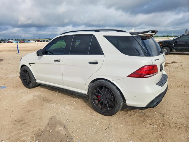 Mercedes-Benz GLE 63 S AMG 4MATIC* RENNTECH* V8 BITURBO* DESIGNO* HARMAN* ОБД - автомобили, коли, обяви за нови и употребявани 3