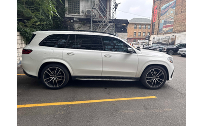 mercedes-benz-gls-4-4-0l-8cyl-awd - 2