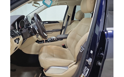 mercedes-benz-gls-4-7l-8cyl-awd - 4