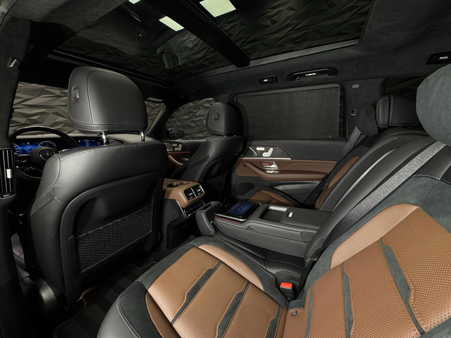 Mercedes-Benz GLS 63 AMG 4Matic+ Burmester* Pano* Lift* 7 seats - автомобили, коли, обяви за нови и употребявани 7