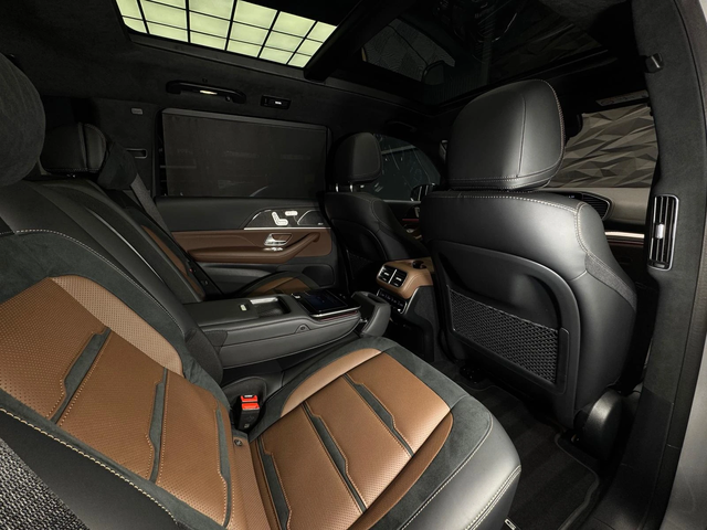 Mercedes-Benz GLS 63 AMG 4Matic+ Burmester* Pano* Lift* 7 seats - автомобили, коли, обяви за нови и употребявани 9