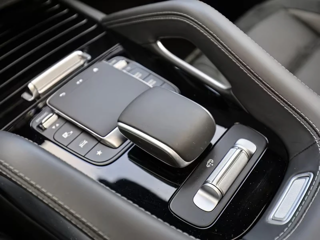 Mercedes-Benz GLS 63 AMG AMG 4M - автомобили, коли, обяви за нови и употребявани 12