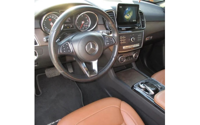 mercedes-benz-gls-gls-350d-4matic-amg-line - 3