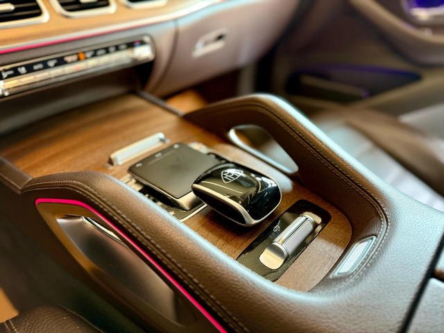 Mercedes-Benz GLS580 TwoTone* Maybach* TV* Масаж* Обдухване* ЛИЗИНГ* - автомобили, коли, обяви за нови и употребявани 9