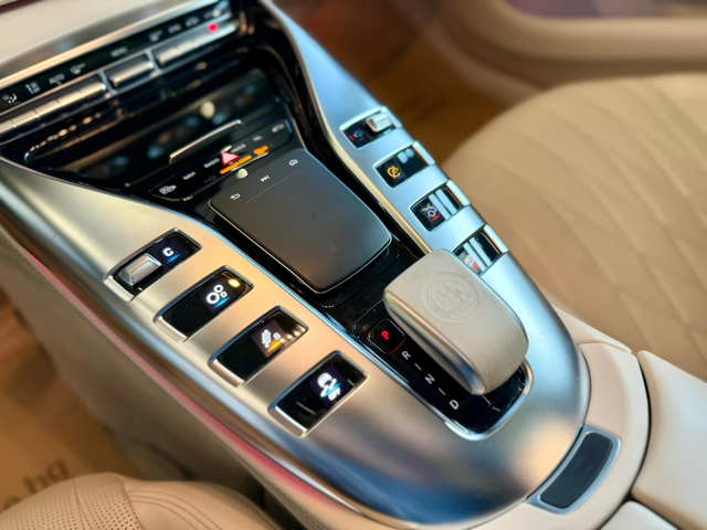 Mercedes-Benz GT 53 AMG 4Matic * Лизинг* Обдуx* Burm* Пано* KeyLes - автомобили, коли, обяви за нови и употребявани 13