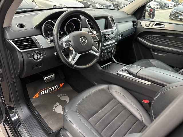 Mercedes-Benz ML 250 CDi AMG Pack * Premium* - автомобили, коли, обяви за нови и употребявани 7