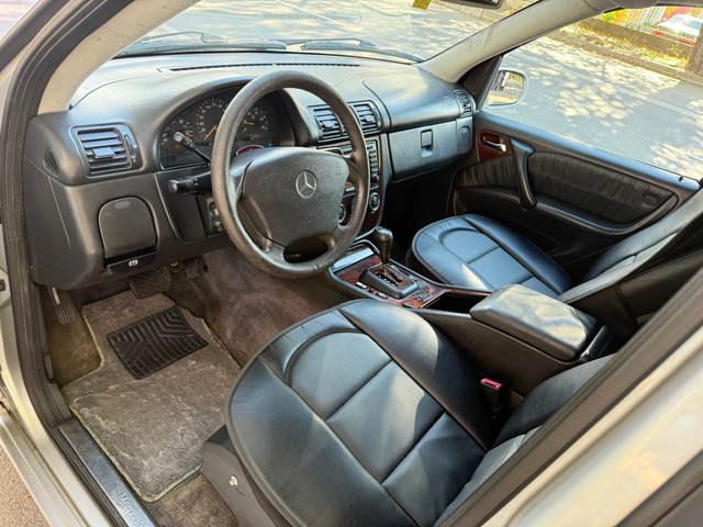 Mercedes-Benz ML 270 Автоматик* Автопилот* Ел Седалки* Кожа* ТОП - автомобили, коли, обяви за нови и употребявани 10