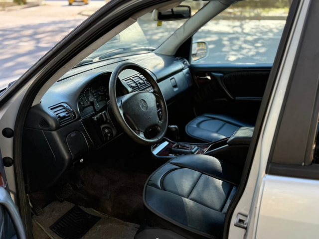 Mercedes-Benz ML 270 Автоматик* Автопилот* Ел Седалки* Кожа* ТОП - автомобили, коли, обяви за нови и употребявани 8