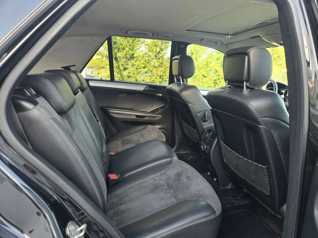 Mercedes-Benz ML 320 3.0CDI-224кс= OFFROAD PACK= ШИБЕДАХ= ПОДГРЕВ - автомобили, коли, обяви за нови и употребявани 12