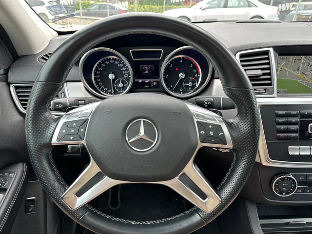 Mercedes-Benz ML 350 AMG * 360 Камера* Вакум* Реални КМ* НОВИ ГУМИ - автомобили, коли, обяви за нови и употребявани 12