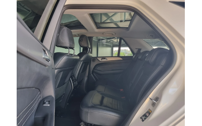 Mercedes-Benz ML 350 Panorama* AMG* Keyless* Distronic* Camera* - автомобили, коли, обяви за нови и употребявани 9