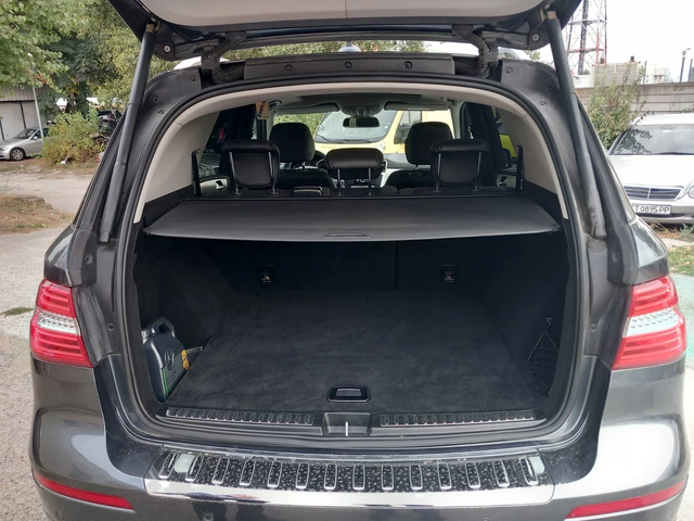 Mercedes-Benz ML 350 -PREMIUM-AMG PACKET - автомобили, коли, обяви за нови и употребявани 12