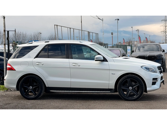 Mercedes-Benz ML 350 BLUETEC= 4MATIC= AMG= PREMIUM= HARMAN/KARDON= - автомобили, коли, обяви за нови и употребявани 3