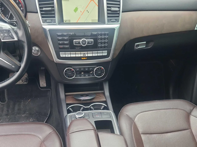 Mercedes-Benz ML 350 d* AMG-pack* 20"* Въздух* Обдух* Harman* 360* - автомобили, коли, обяви за нови и употребявани 6