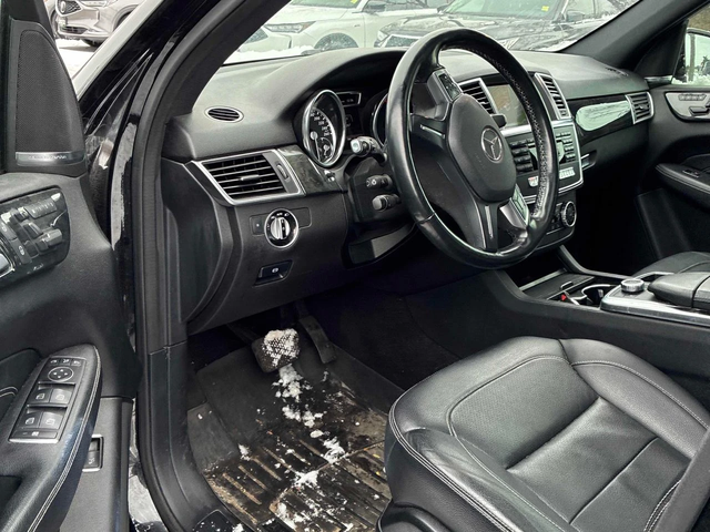 Mercedes-Benz ML 350 AMG packet* Harman Kardon* Подгрев* Пано* Камера - автомобили, коли, обяви за нови и употребявани 4