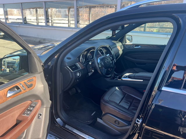 Mercedes-Benz ML 350 AMG - автомобили, коли, обяви за нови и употребявани 11