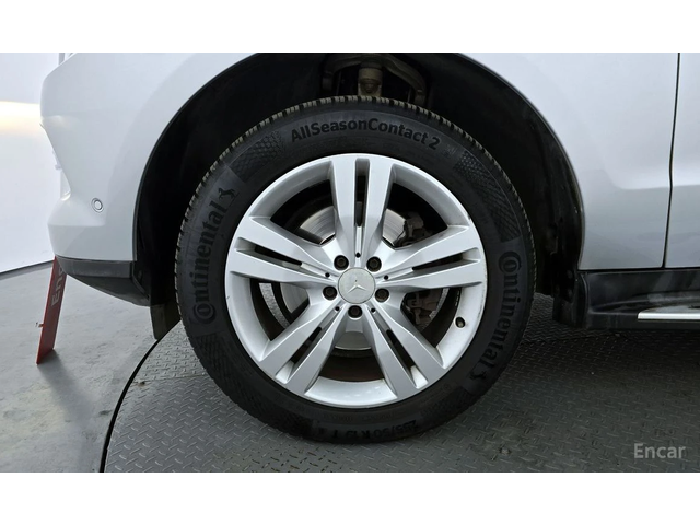 Mercedes-Benz ML 350 4MATIC* BLUETEC* ПОДГРЕВ* ОБДУХВАНЕ* ПАНОРАМА - автомобили, коли, обяви за нови и употребявани 4