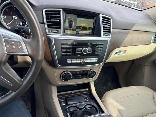 Mercedes-Benz ML 350 AMG* PACK* HARMON* KARDON* КАМЕРА* КЕЙЛЕС* ПОДГРЕВ - автомобили, коли, обяви за нови и употребявани 6