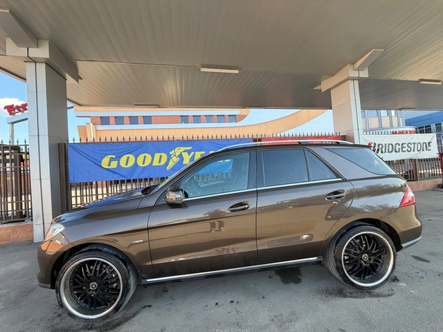 Mercedes-Benz ML 350 AMG* Sport* Кожа* Камера - автомобили, коли, обяви за нови и употребявани 3