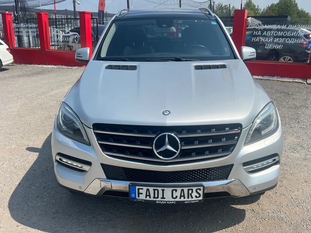 Mercedes-Benz ML 350 Собствен лизинг! 100% ОдобрениеУ - автомобили, коли, обяви за нови и употребявани 3