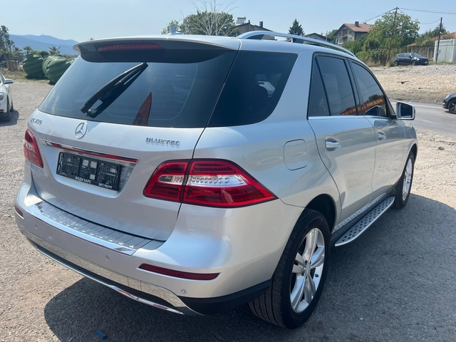 Mercedes-Benz ML 350 Собствен лизинг! 100% ОдобрениеУ - автомобили, коли, обяви за нови и употребявани 6